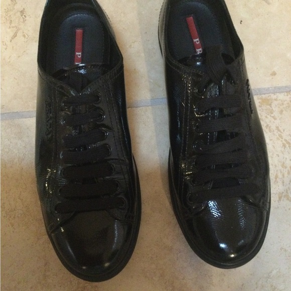 PRADA BLACK PATENT LEATHER SNEAKERS SIZE 8 WORN A COUPLE OF TIMES - Picture 2 of 7